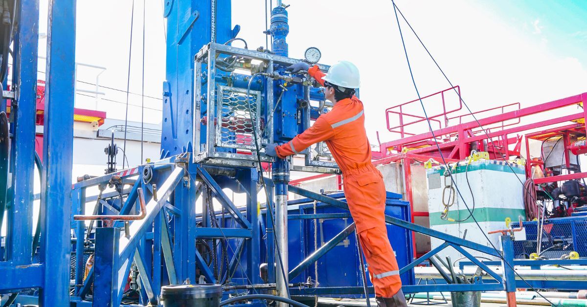 How does the process of oil well completion work?