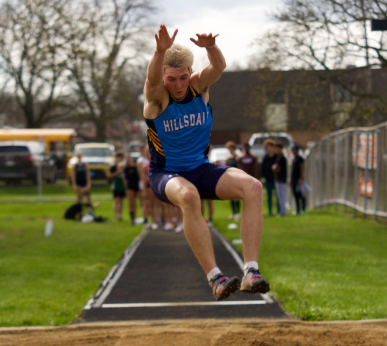 Mapleton's Goon, Hillsdale's McFadden lead tracksters at D5 districts