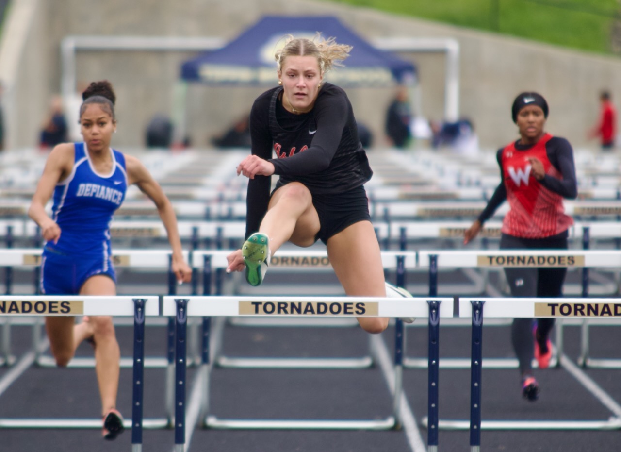 Walter, Arrows pour on the points in district track championships