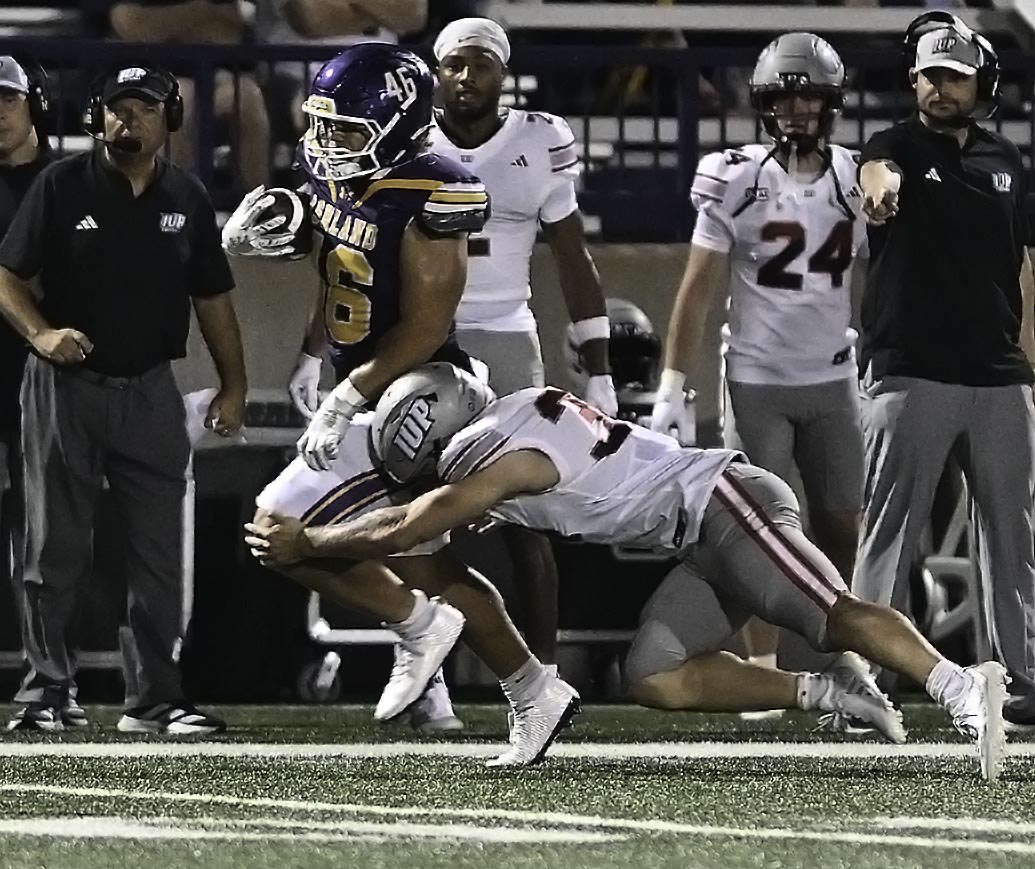 Eagles look to rebound against college football heavyweight Grand Valley State