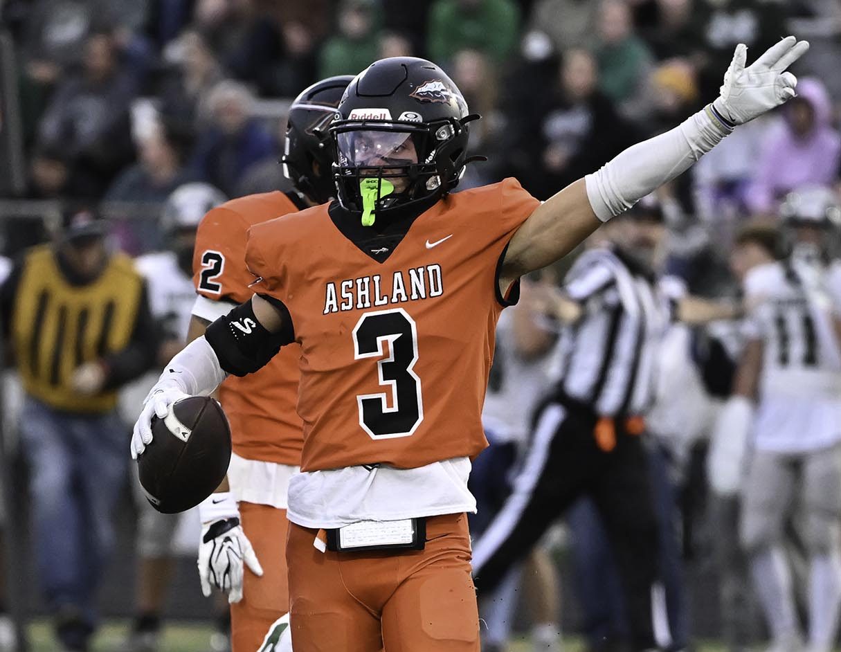 Ashland Arrows, Hillsdale Falcons bound for high school football playoffs
