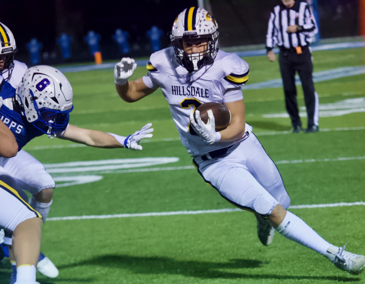 Hillsdale hammers Chippewa to clinch share of WCAL crown